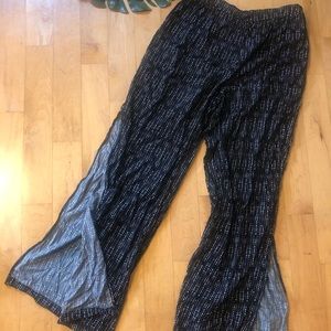 Xhiliration high waisted pants with side slits